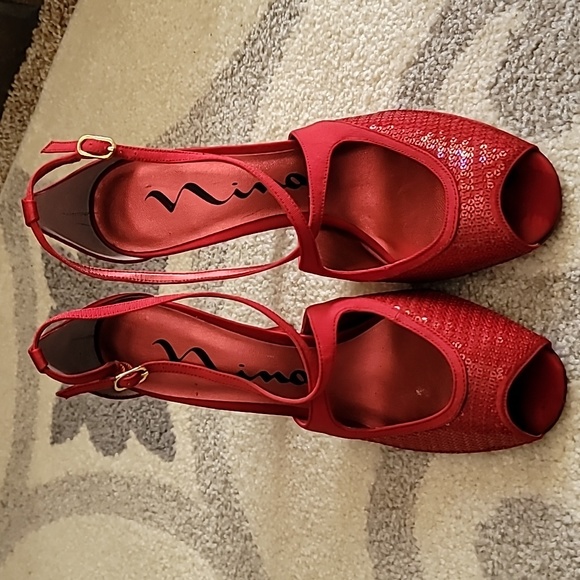 Nina red dress sandal style heel 8.5M, leather sole sequin & satin trim peek toe - Picture 2 of 8